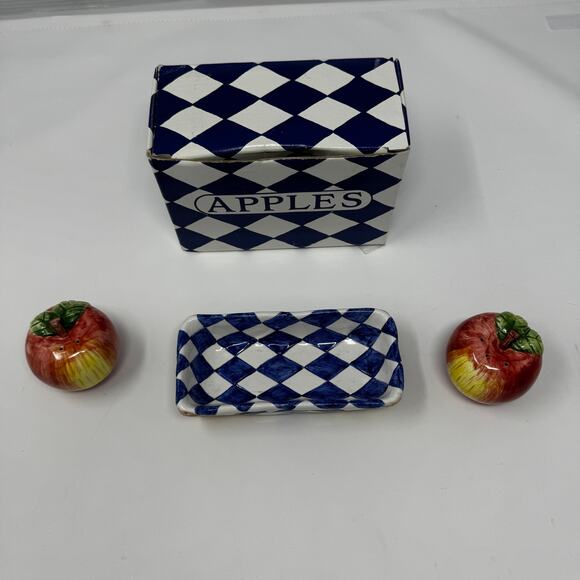 Vintage‎ Ganz Ceramic Apples in Basket with Salt & Pepper Shakers - Picture 4 of 8